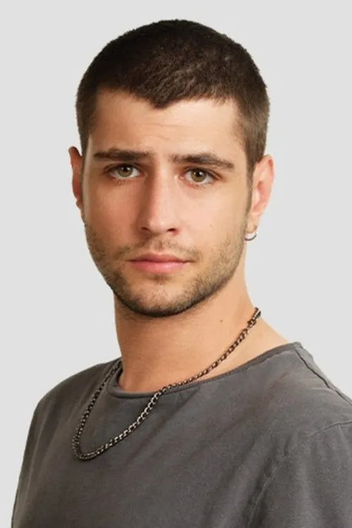 Deniz Sarıkaş en su biografía y filmografía