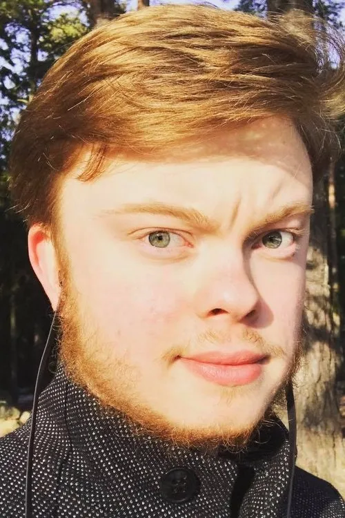 Dennis Konway interpretando a The Security Man