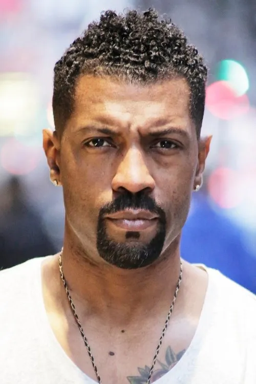 Deon Cole — personaje: DJ Tanner