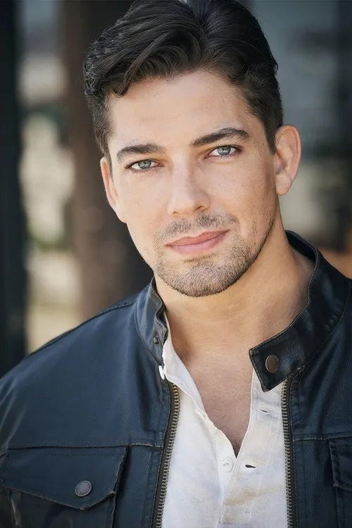 Foto de perfil del actor Derrick Dover en el reparto