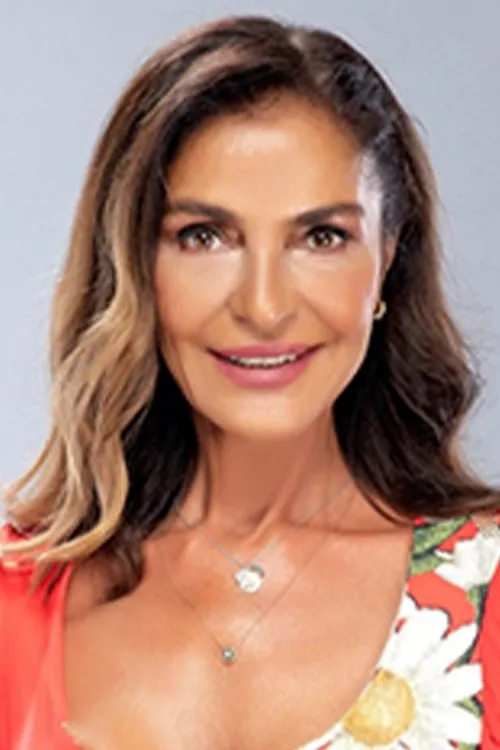 Derya Tuna interpretando a Zahide