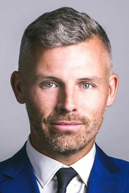 Des Bishop interpretando a 