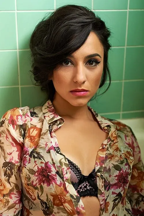 Desi Ivanova interpretando a Kristi (uncredited)