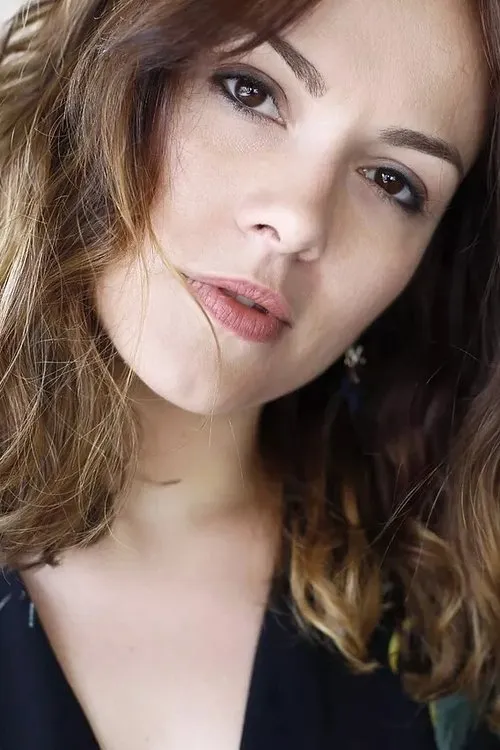 Desiré Pillado — personaje: Hija del comisario