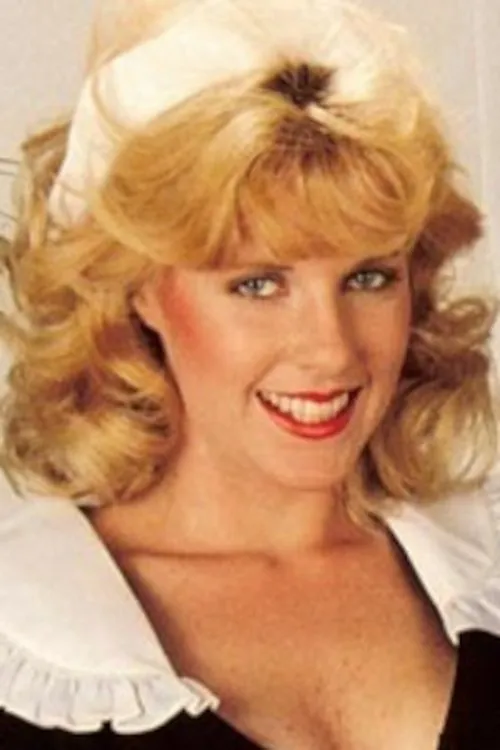 Desiree Lane interpretando a Cindy Parker