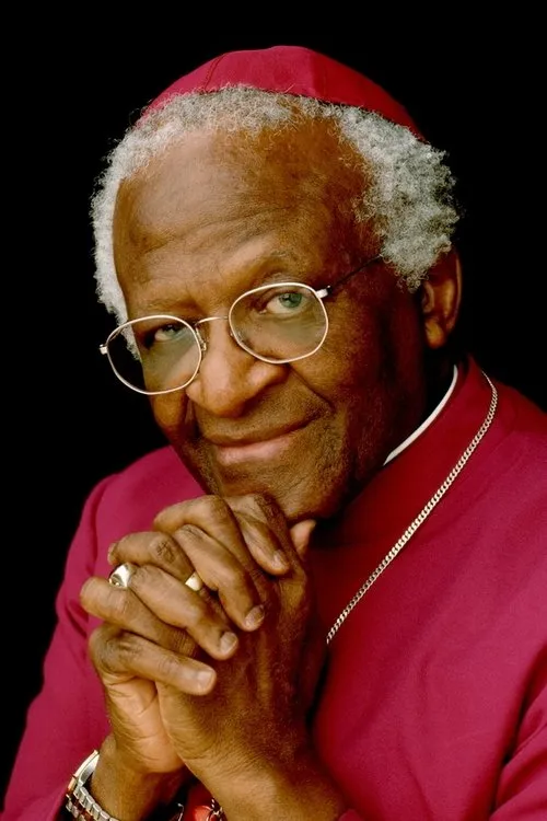 Desmond Tutu interpretando a Himself