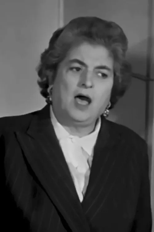 Despina Panayotidou interpretando a Bourou