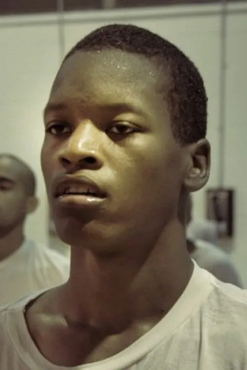 Destyne Butler Jr. interpretando a Self