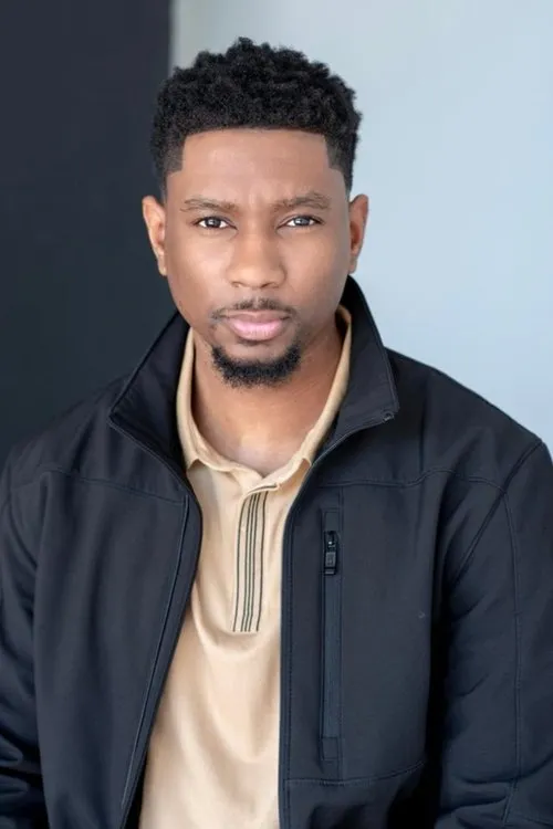 Devin Banks interpretando a Jason