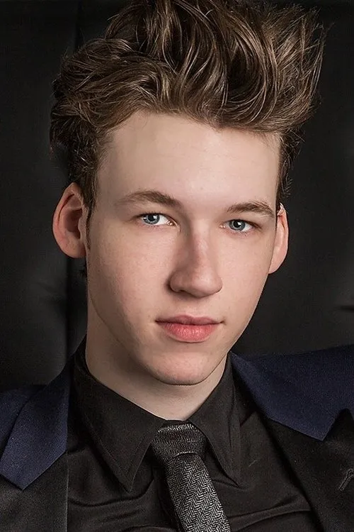 Devin Druid interpretando a Chase