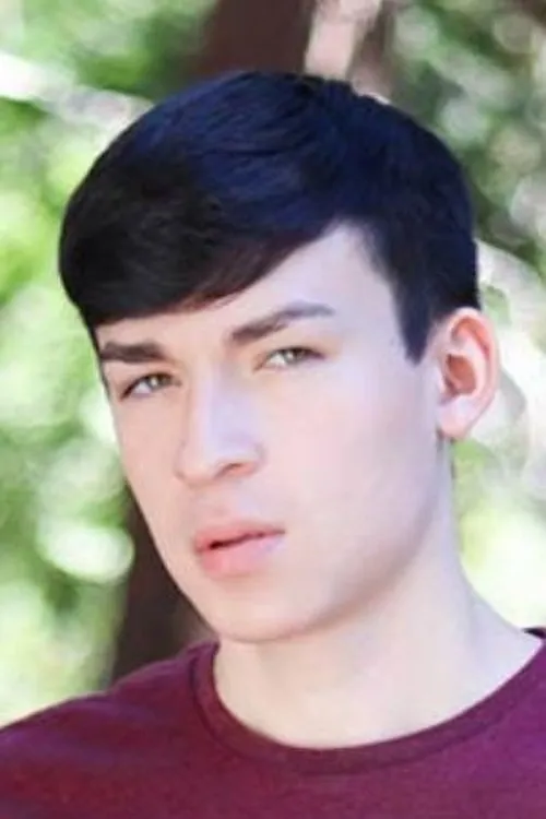 Devin Holt interpretando a