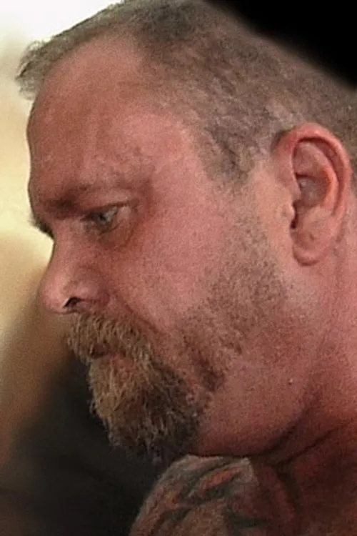 Devlin Michaels interpretando a 