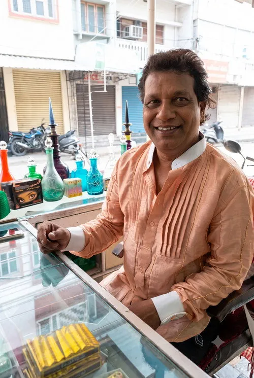 Anvesh Michael ha trabajado con Dheer Charan Srivastav en 1 ocasiones