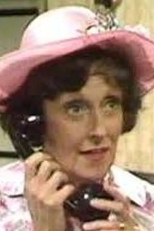 Diana King interpretando a Old Woman