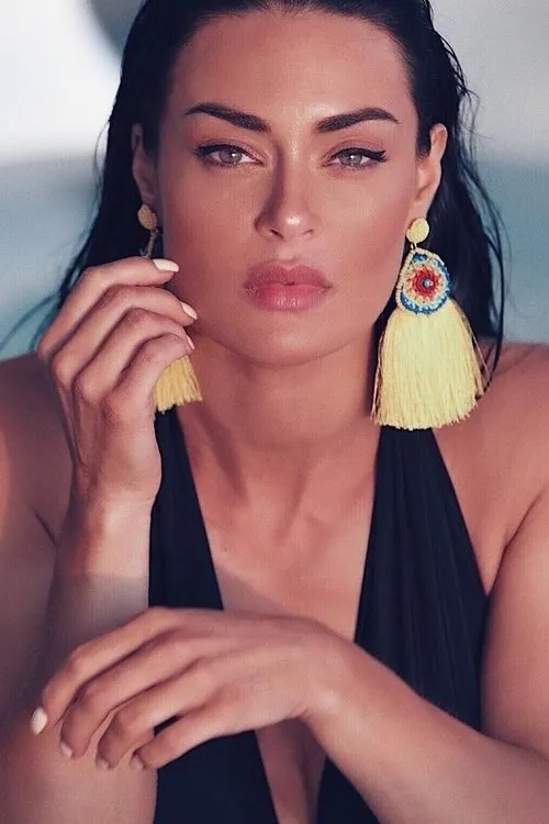 Diana Monteiro — personaje: Isabel Amaro