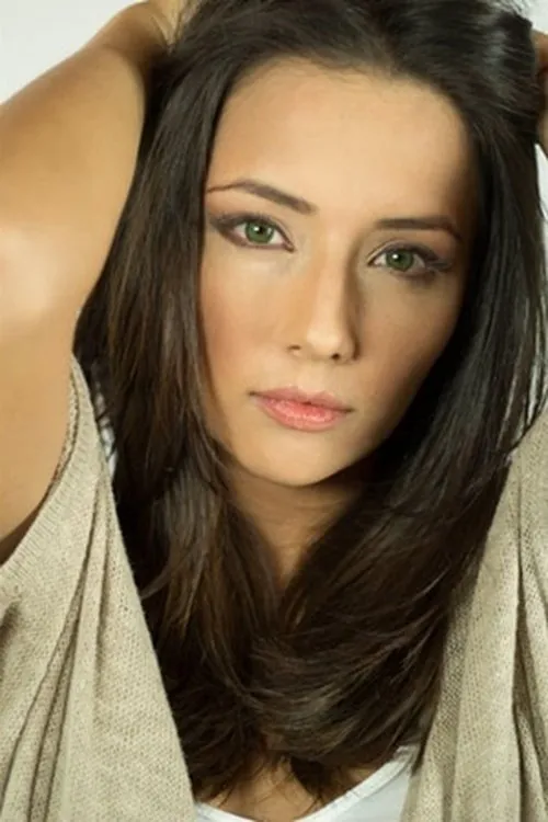 Diana Neira — personaje: Camila