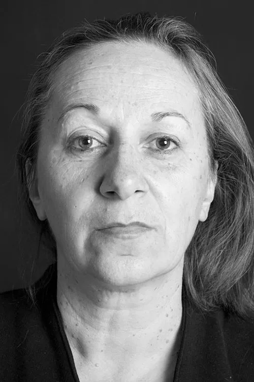 Diane Jules interpretando a Self