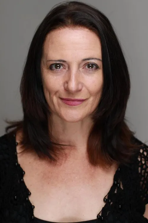 Dianne Simpson — personaje: Julia Grant