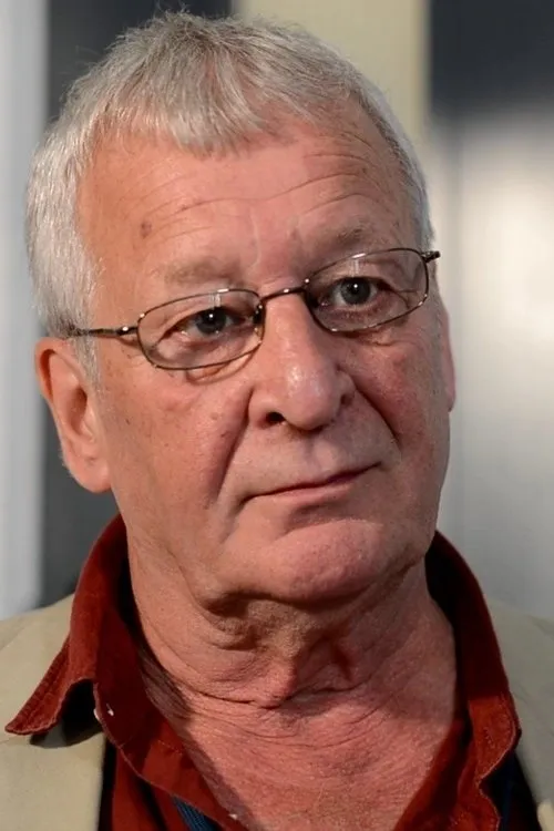 Dick Douglass interpretando a Ghost Of Hamlet's Father