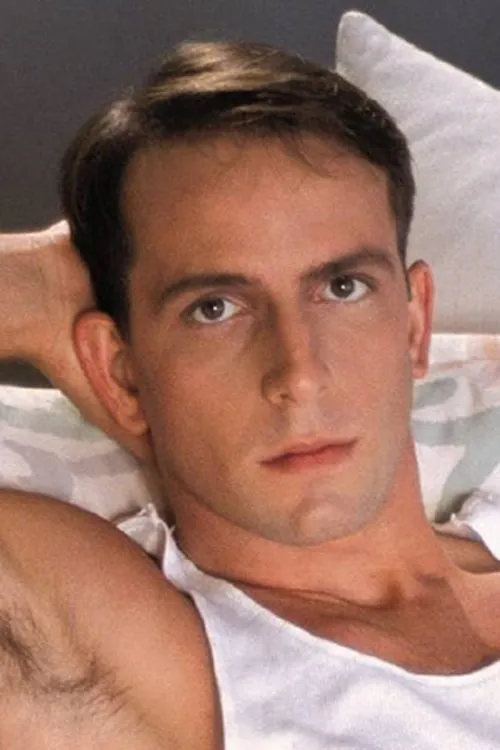 Dick Masters interpretando a