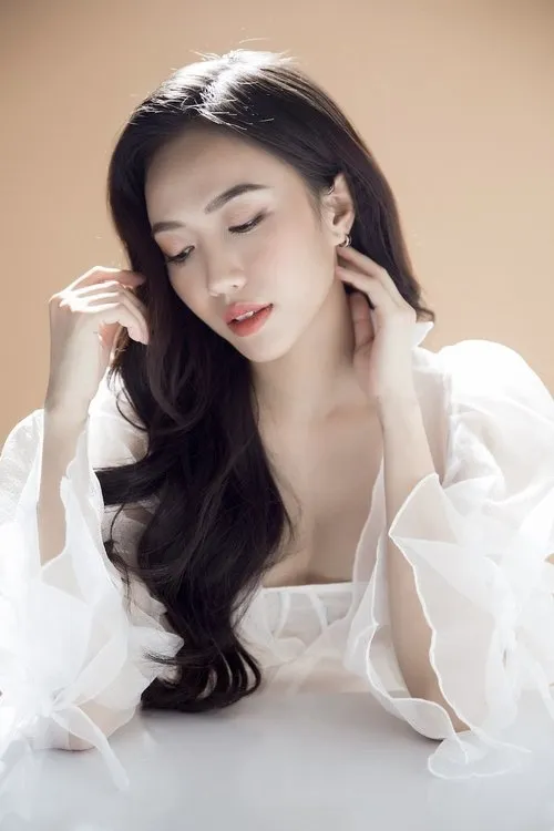 Diệu Nhi interpretando a May