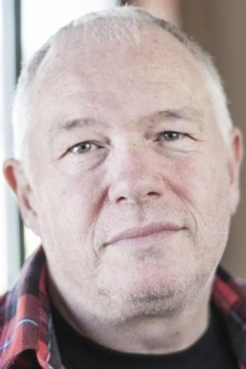 Ethan McCarthy ha trabajado con Digby Pearson en 1 ocasiones