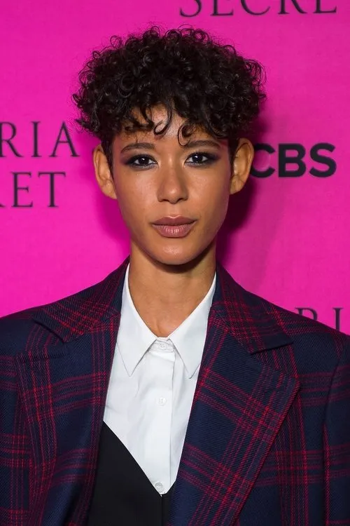 Olivia Cooke ha trabajado con Dilone en 1 ocasiones