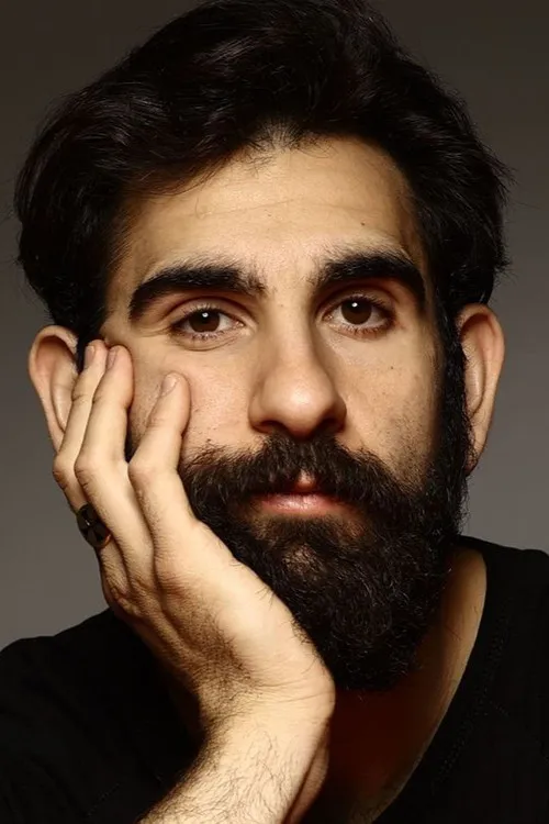 Dimitris Filippidis interpretando a Mitsos