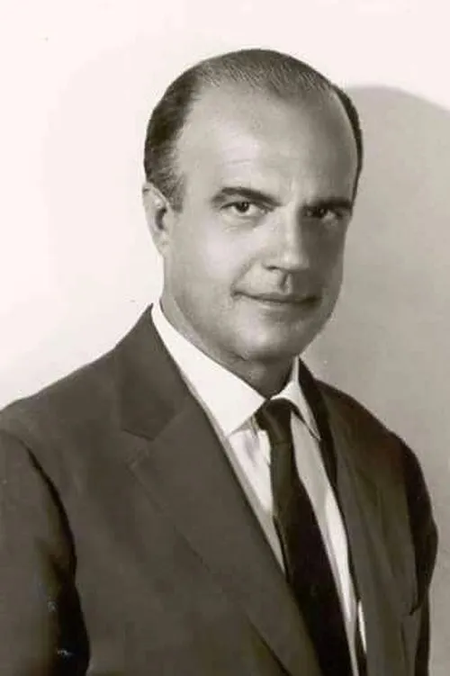 Dimitris Myrat interpretando a King George