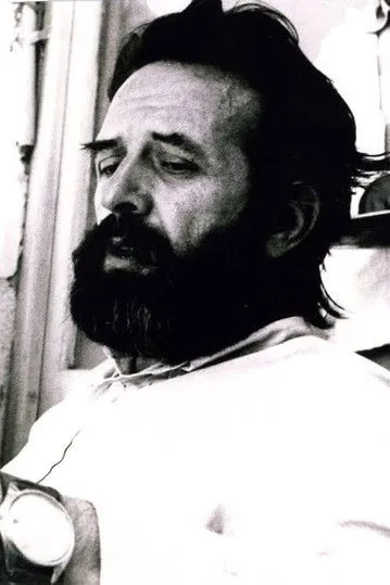 Dimos Theos interpretando a Self