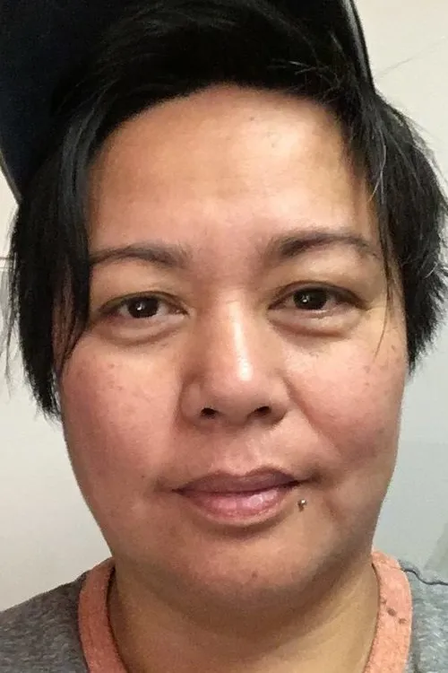 Dinah Gaston interpretando a Lani Miyoai - Communication