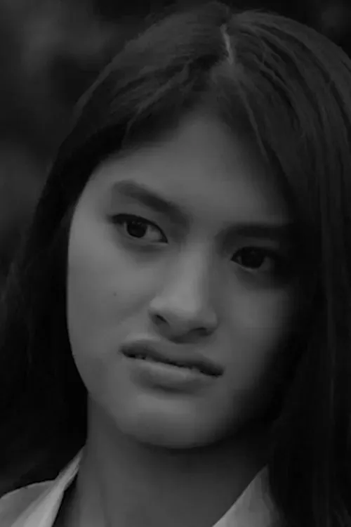 Dinda B'tari interpretando a Amanda