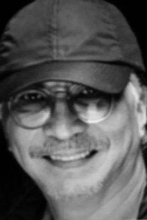 Dindo Angeles interpretando a Mario