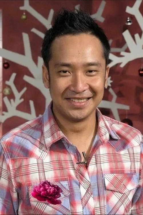 Đình Hiếu interpretando a 