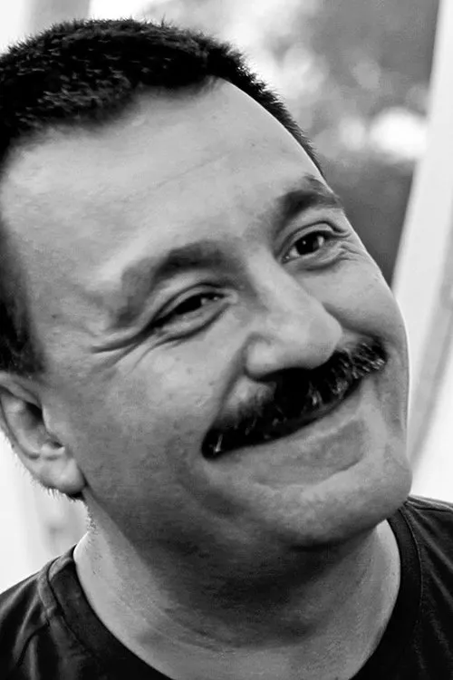 Dino Andreotti interpretando a Amigo