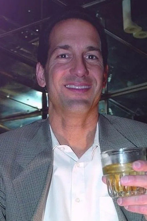 Foto de perfil del actor Dino Bravo en el reparto