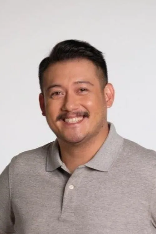 Dino Pastrano interpretando a Janine's New Boyfriend