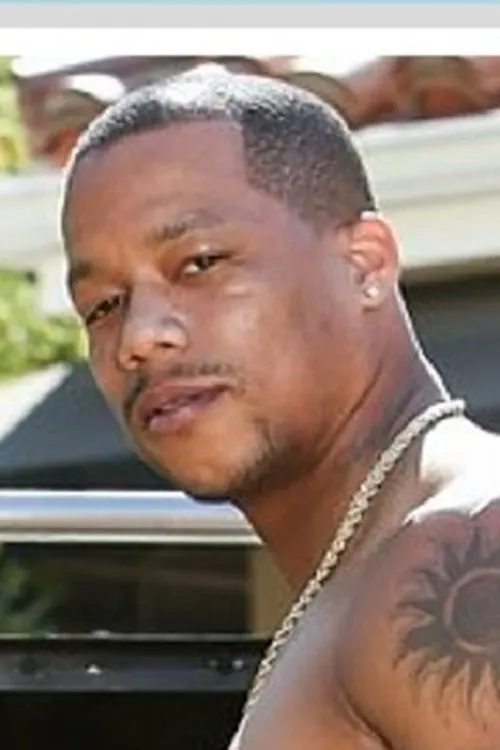 Dirk Huge interpretando a 