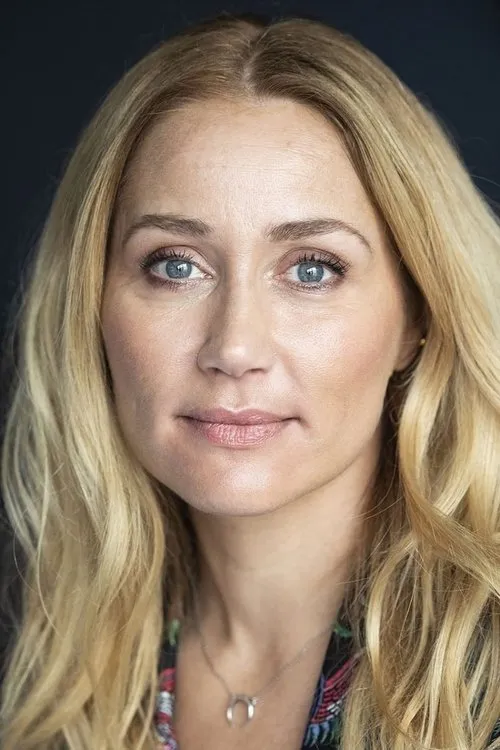 Ditte Ylva Olsen — personaje: Lise Henriksen