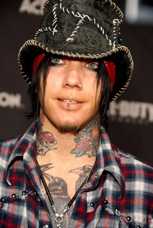 Richard Fortus ha trabajado con DJ Ashba en 3 ocasiones