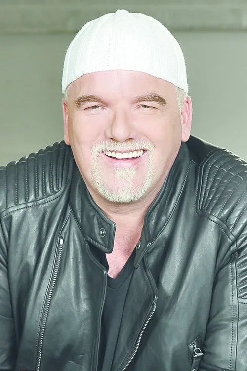 Xavier Naidoo ha trabajado con DJ Ötzi en 2 ocasiones