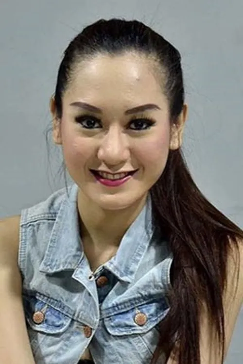 Irena Justine ha trabajado con DJ Rizuka en 1 ocasiones