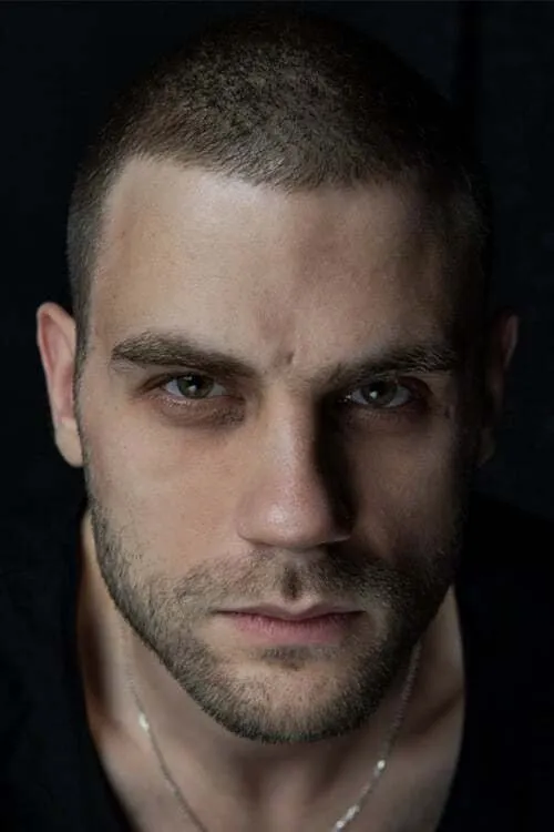 Дмитрий Ендальцев interpretando a 