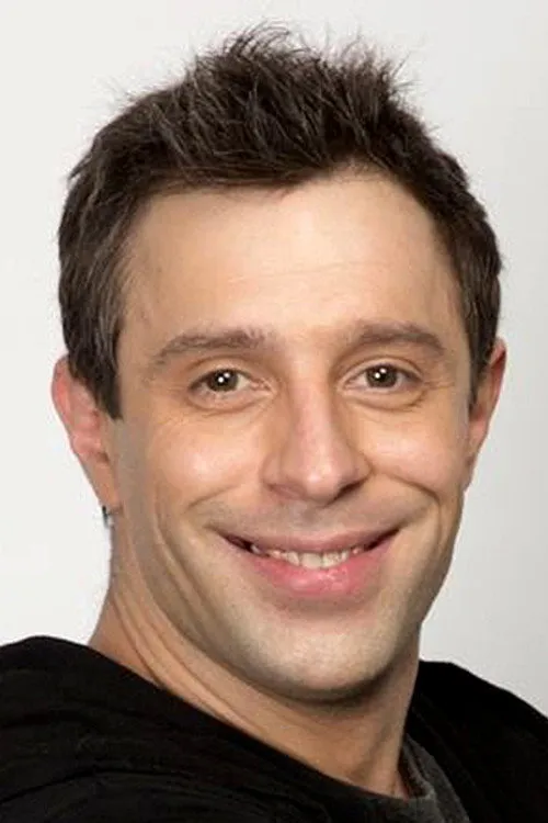 Dmitry Novikov interpretando a