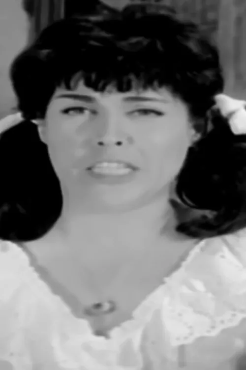 Dolly Fliskou interpretando a Fofo