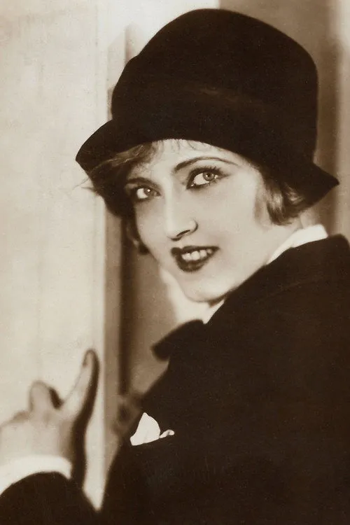 Bella Stine ha trabajado con Dolly Gray en 1 ocasiones