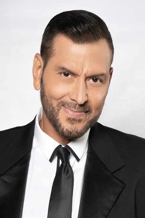 Domingo Quiñones interpretando a Lieutenant