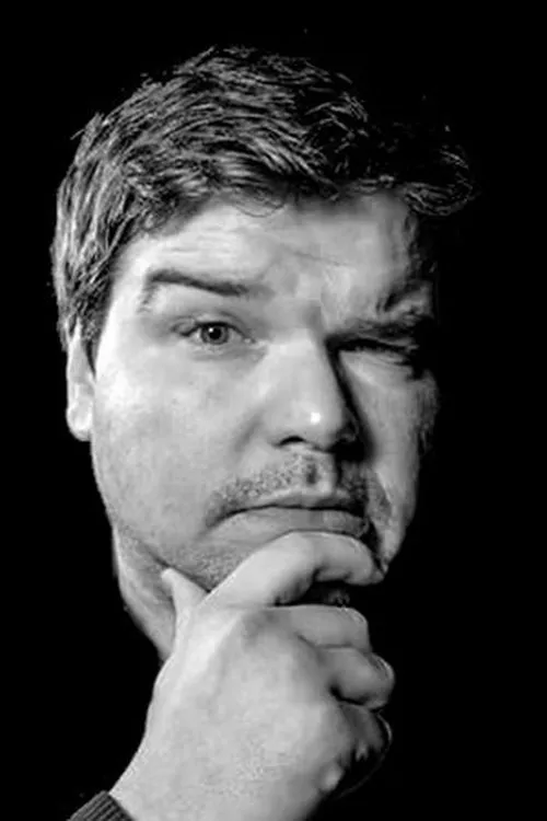 Dominik Nowak interpretando a Leander Marquart