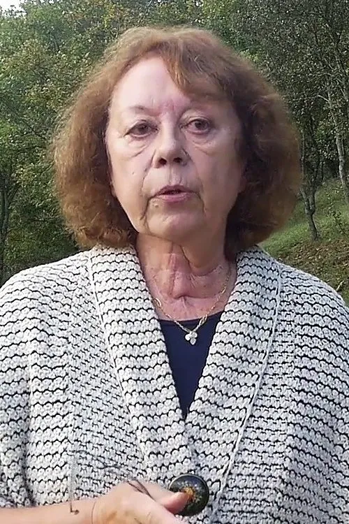 Dominique Baffier interpretando a Self