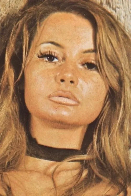 Agnès Ardant ha trabajado con Dominique Saint Claire en 2 ocasiones